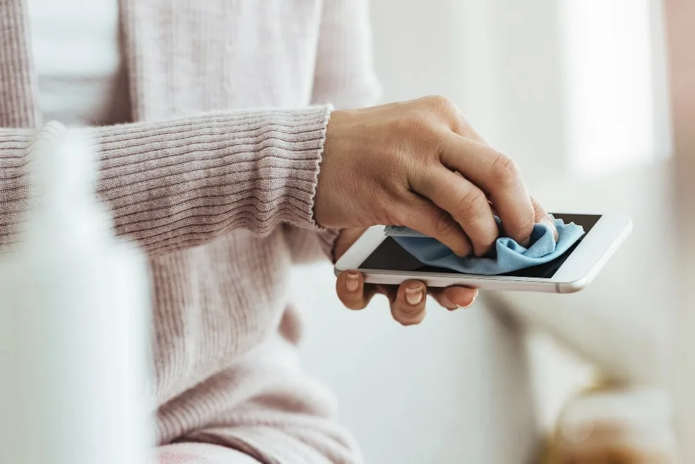 Comment désinfecter son smartphone sans l’endommager ?