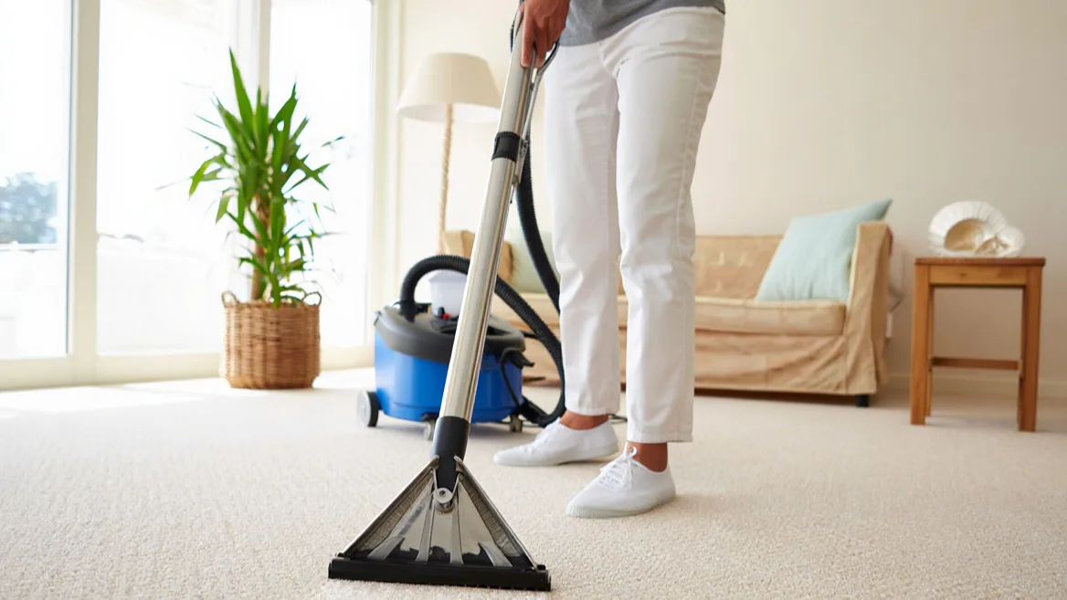 nettoyage moquette Saint-Raphaël_edited.
